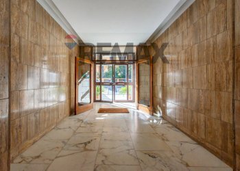 Ricezione / Lobby - Trilocale Via Caulonia
 
12, Roma - foto 5