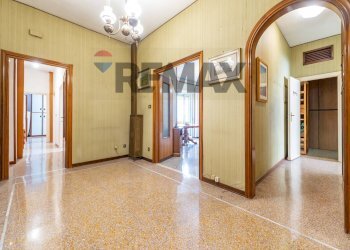 Hall / corridoio - Trilocale Via Caulonia
 
12, Roma - foto 6