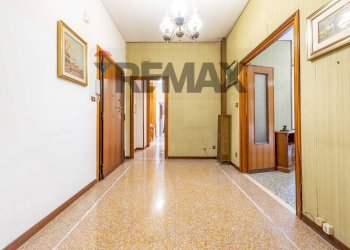 Hall / corridoio - Trilocale Via Caulonia
 
12, Roma - foto 8