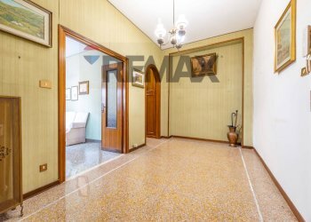Hall / corridoio - Trilocale Via Caulonia
 
12, Roma - foto 9
