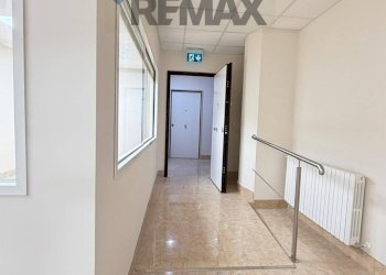 Hall / corridoio - Ufficio VIA D'AMATO
 
9, Campobasso - foto 25