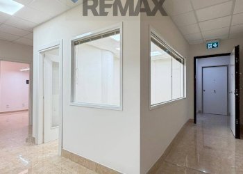 Hall / corridoio - Ufficio VIA D'AMATO
 
9, Campobasso - foto 27