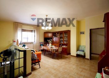 Sala da pranzo - Four-room apartment via Bitetto
 
26, Bitritto - photo 2