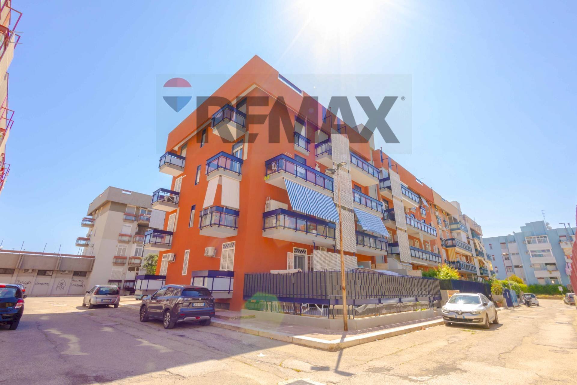 Edificio all\'aperto - Trilocale via Gabriele D'Annunzio
 
15, Valenzano - foto 1