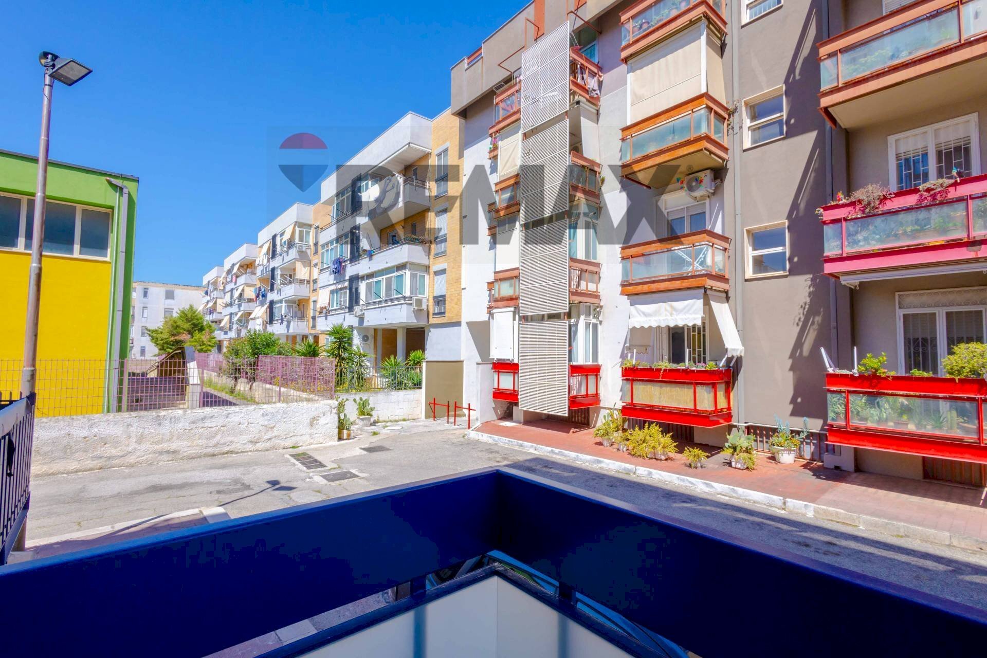 Piscina - Trilocale via Gabriele D'Annunzio
 
15, Valenzano - foto 2