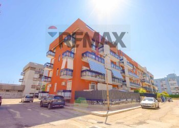 Edificio all\'aperto - Trilocale via Gabriele D'Annunzio
 
15, Valenzano - foto 1