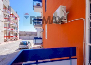 Edificio all\'aperto - Trilocale via Gabriele D'Annunzio
 
15, Valenzano - foto 3