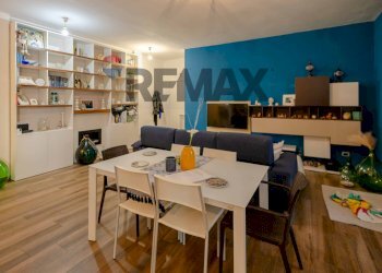 Sala da pranzo - Trilocale via Gabriele D'Annunzio
 
15, Valenzano - foto 7