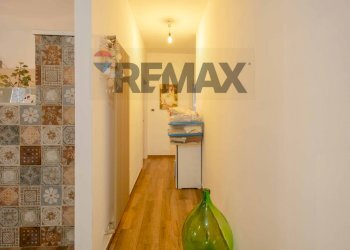 Hall / corridoio - Trilocale via Gabriele D'Annunzio
 
15, Valenzano - foto 10