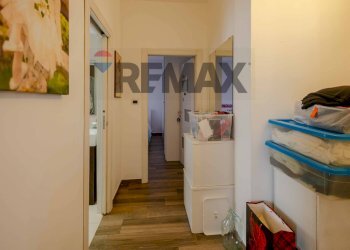 Hall / corridoio - Trilocale via Gabriele D'Annunzio
 
15, Valenzano - foto 14