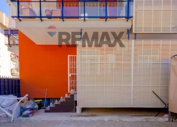 Casa all\'aperto - Trilocale via Gabriele D'Annunzio
 
15, Valenzano - foto 18