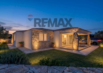 la villa - Villa Via Alessandro Vincentelli
 
15, Loiri Porto San Paolo - foto 8