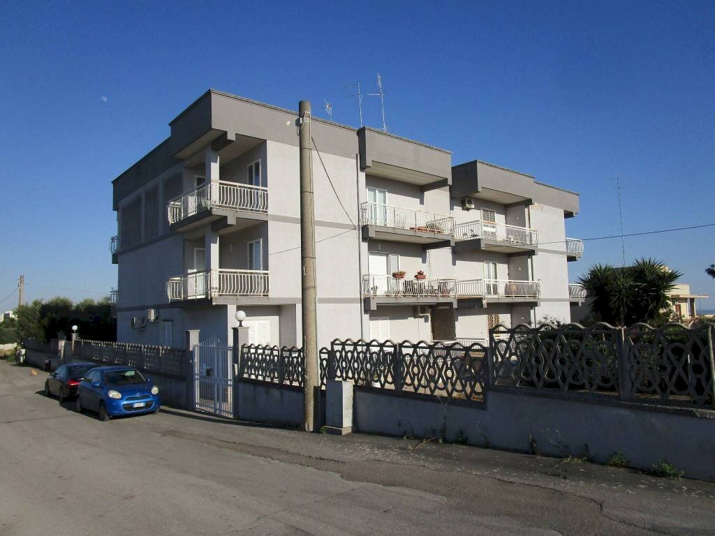 Facciata - Four-room apartment Statte - photo 1