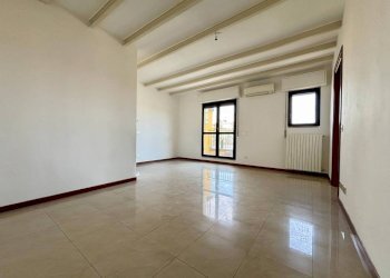 Cucina - Ufficio viale Coni Zugna, 5/a, Milano (zona San Vittore) - foto 3