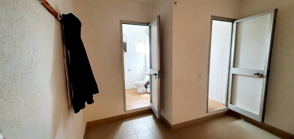 Corridoio - Capannone via Santa Rita da Cascia, Pomezia - foto 2