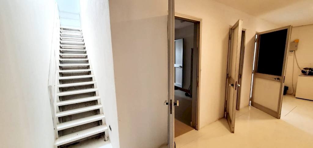 Corridoio - Capannone via Santa Rita da Cascia, Pomezia - foto 3