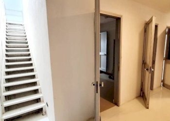 Corridoio - Capannone via Santa Rita da Cascia, Pomezia - foto 3