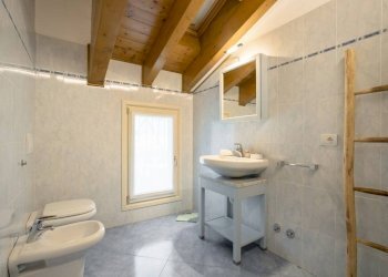 Bagno - Four-room apartment via Vittorio Veneto, 10, Pedrengo - photo 19