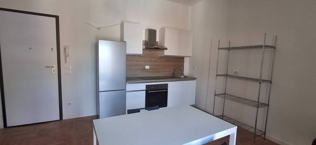 Cucina - Trilocale via Giuseppe Mazzini, 142, Bologna (zona Massarenti) - foto 1