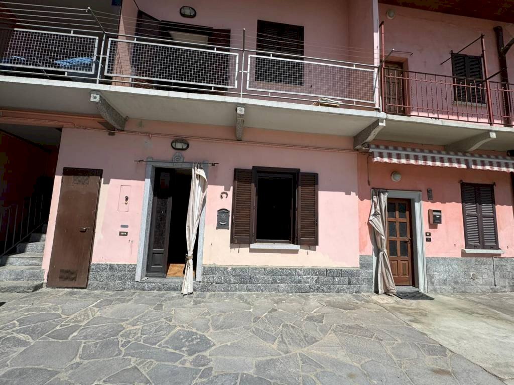 Facciata - Independent house via San Gaudenzio e Biagio, 10, Mornago - photo 2
