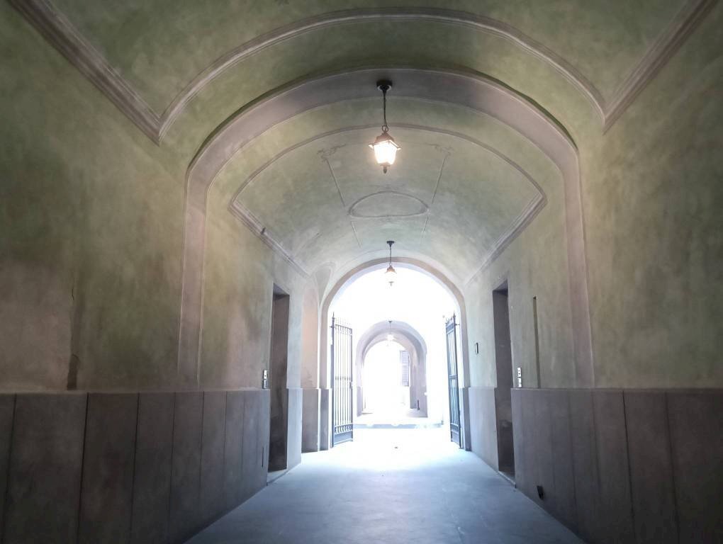 Interno palazzo - Quadrilocale Borgo Bosazza, 4, Parma (zona Oltretorrente) - foto 1