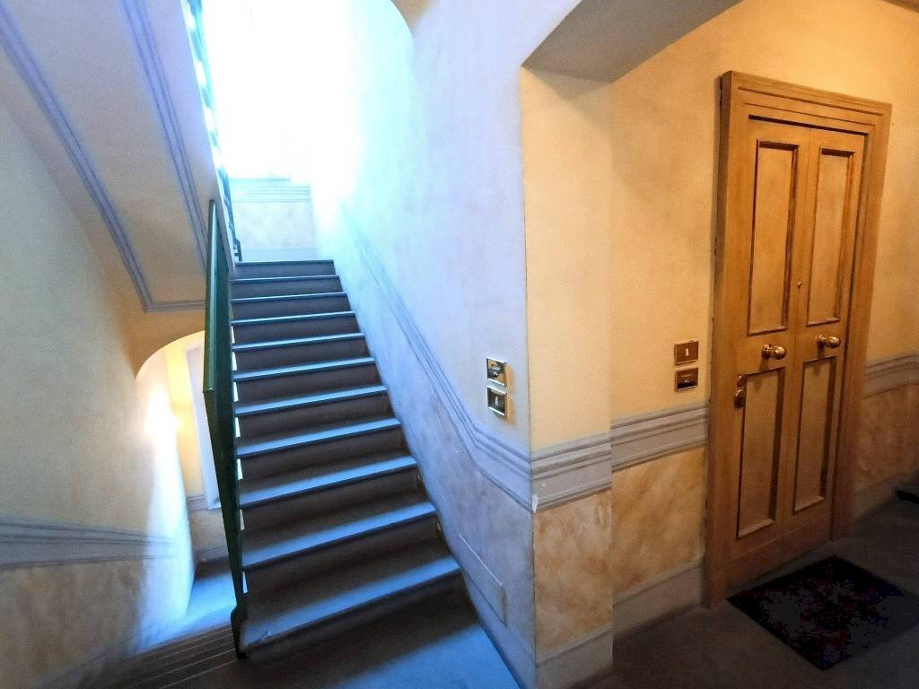 Interno palazzo - Quadrilocale Borgo Bosazza, 4, Parma (zona Oltretorrente) - foto 3