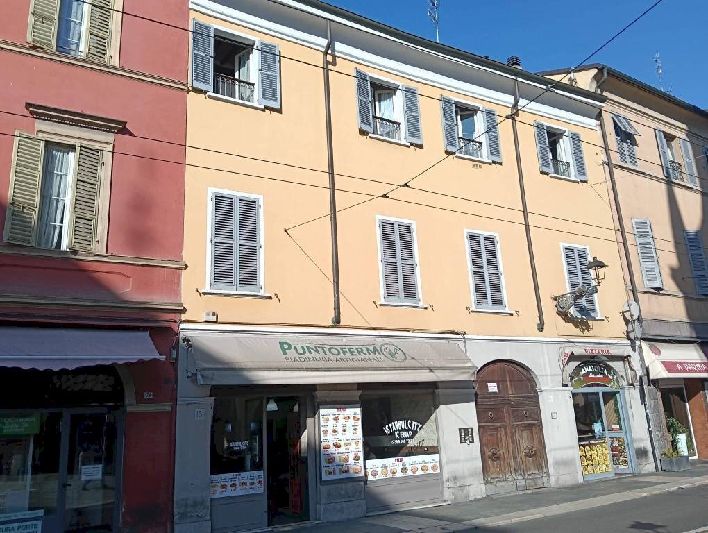 Facciata - Quadrilocale strada Massimo d'Azeglio, 15, Parma (zona Oltretorrente) - foto 1