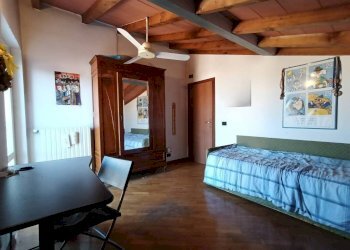 Camera da letto - Quadrilocale strada Massimo d'Azeglio, 15, Parma (zona Oltretorrente) - foto 23