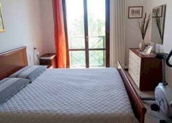 Camera da letto - Three-room apartment via Luciano Lama, 22/13, Malalbergo - photo 9