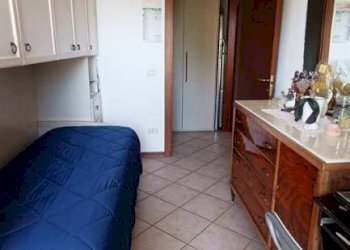 Camera da letto - Three-room apartment via Luciano Lama, 22/13, Malalbergo - photo 11