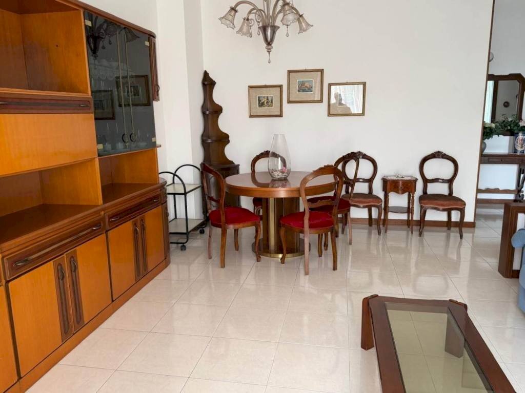 Salone - Three-room apartment viale Italia, 776, Sesto San Giovanni - photo 2