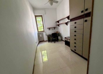 Camera da letto - Three-room apartment viale Italia, 776, Sesto San Giovanni - photo 17