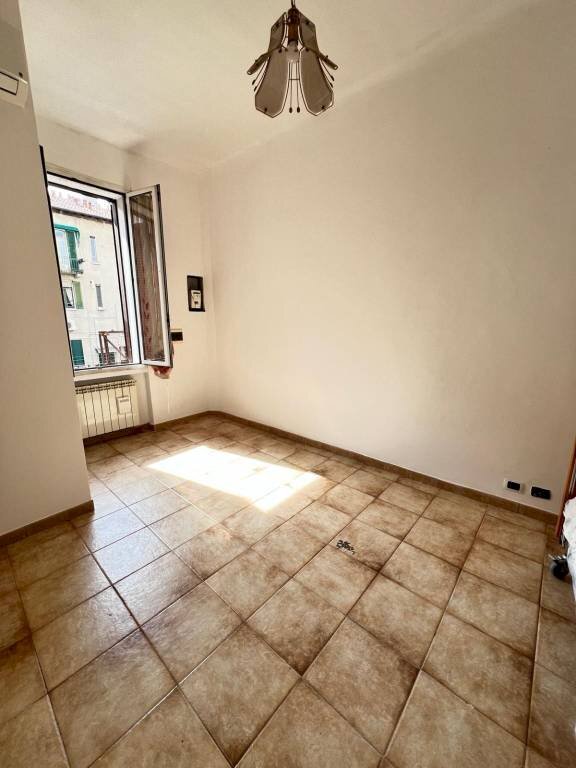Camera da letto - Two-room apartment via TORINO, 15, Sesto San Giovanni - photo 3