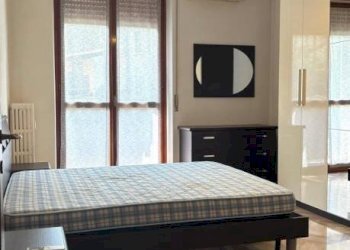 Camera da letto - Two-room apartment viale Giacomo Matteotti, 340, Sesto San Giovanni - photo 12