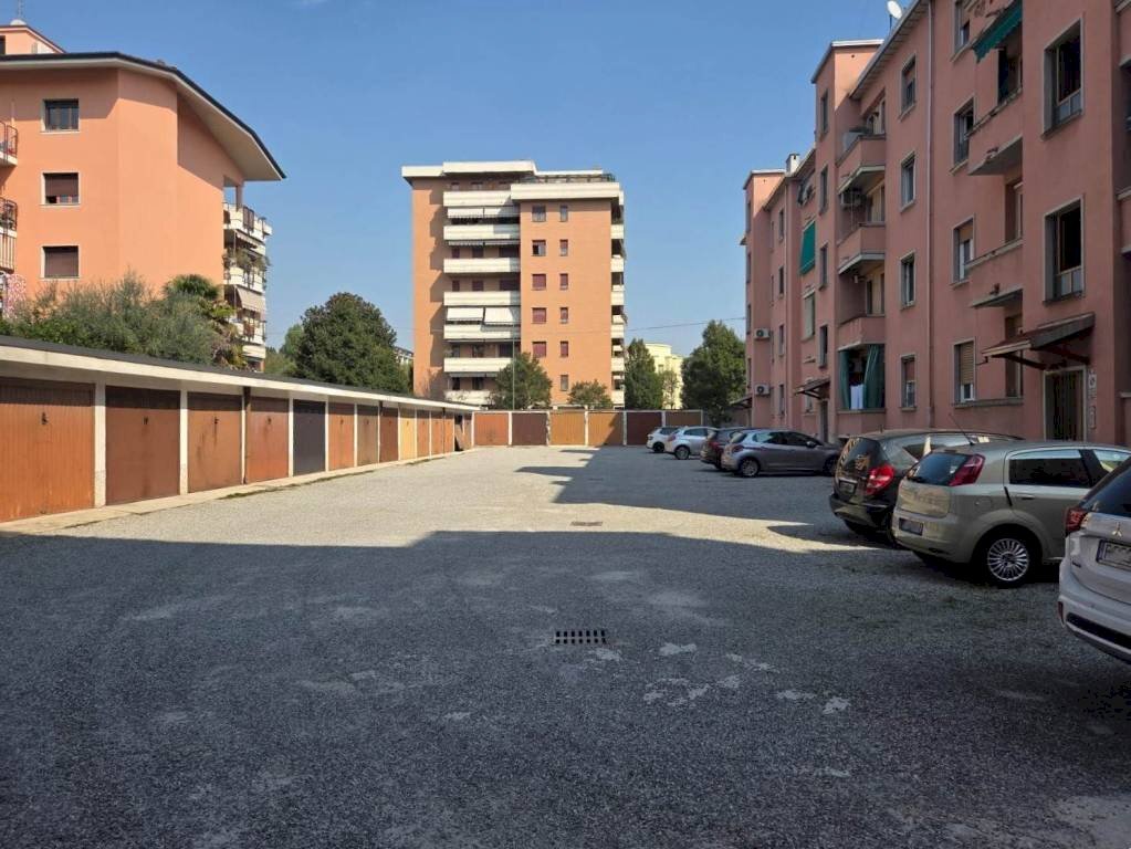 Posto macchina - Two-room apartment viale MATTEOTTI, 325, Sesto San Giovanni - photo 2