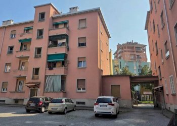 Facciata - Two-room apartment viale MATTEOTTI, 325, Sesto San Giovanni - photo 1