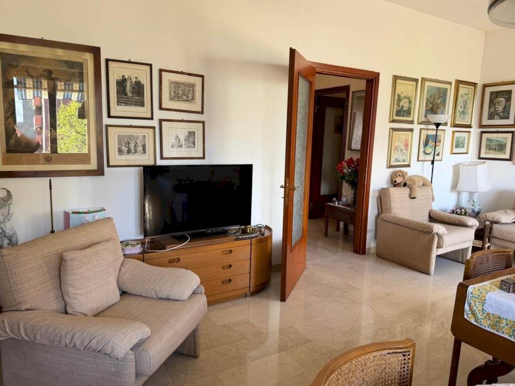 Salone - Three-room apartment via Fratelli Di Dio, 34, Sesto San Giovanni - photo 2
