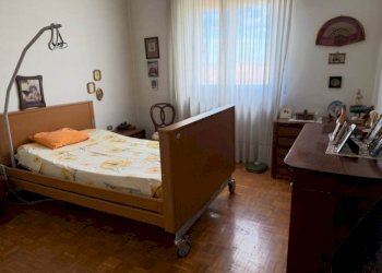 Camera da letto - Three-room apartment via Fratelli Di Dio, 34, Sesto San Giovanni - photo 16