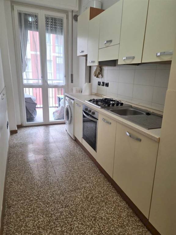 Cucina - Monolocale via Gioberti, 11, Sesto San Giovanni - foto 2