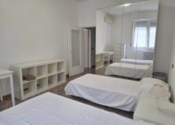 Camera da letto - Monolocale via Gioberti, 11, Sesto San Giovanni - foto 8