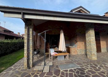 Facciata - Villa via Mario Diana Careddu, Asti - foto 4