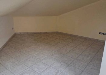 Stanza non arredata - Villa via Mario Diana Careddu, Asti - foto 20