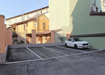 Posto macchina - Box via Vincenzo Monti, 23, Corsico - foto 1