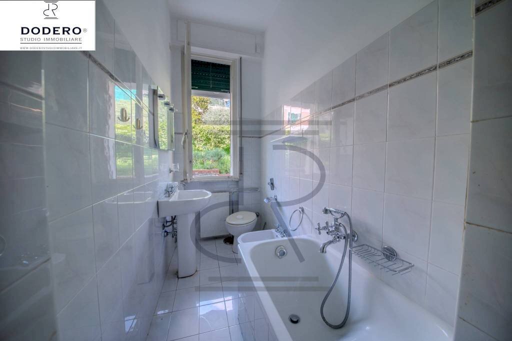 Bagno - Appartamento viale delle Palme, 14, Genova (zona Nervi) - foto 2