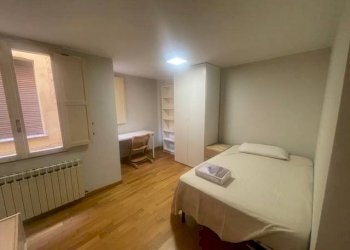 Camera da letto - Quadrilocale via Gabriele Falloppia, Modena (zona Centro Storico) - foto 16