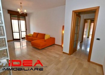 Soggiorno - Appartamento viale dell'Autodromo, Modena - foto 4