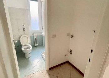Bagno - Bilocale piazza Emilio Salgari, Milano - foto 24