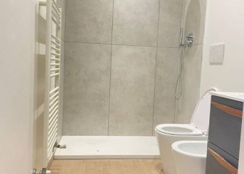 Bagno - Bilocale via Frejus, 41, Torino (zona Cenisia) - foto 5