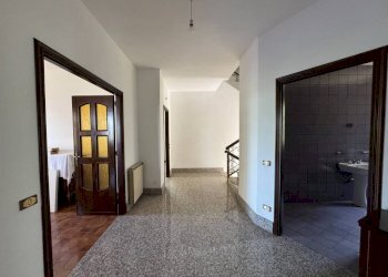 Corridoio - Villa via Provinciale, Cerretto Langhe - foto 17