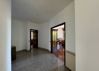 Corridoio - Villa via Provinciale, Cerretto Langhe - foto 33